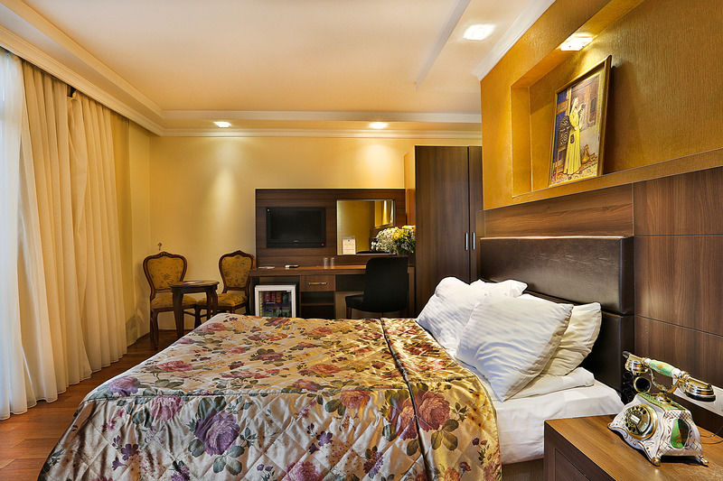 The Istanbul Hotel Exterior photo